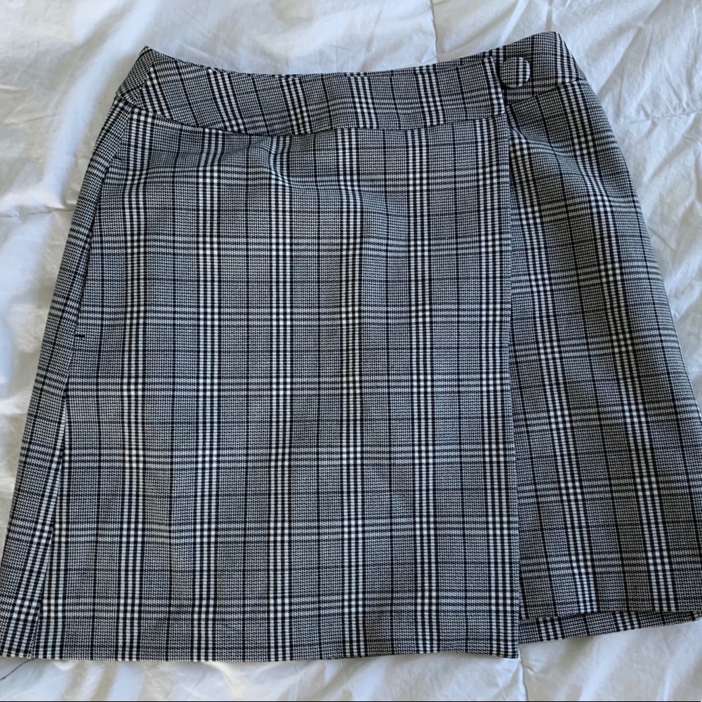 Black and White Plaid Skirt